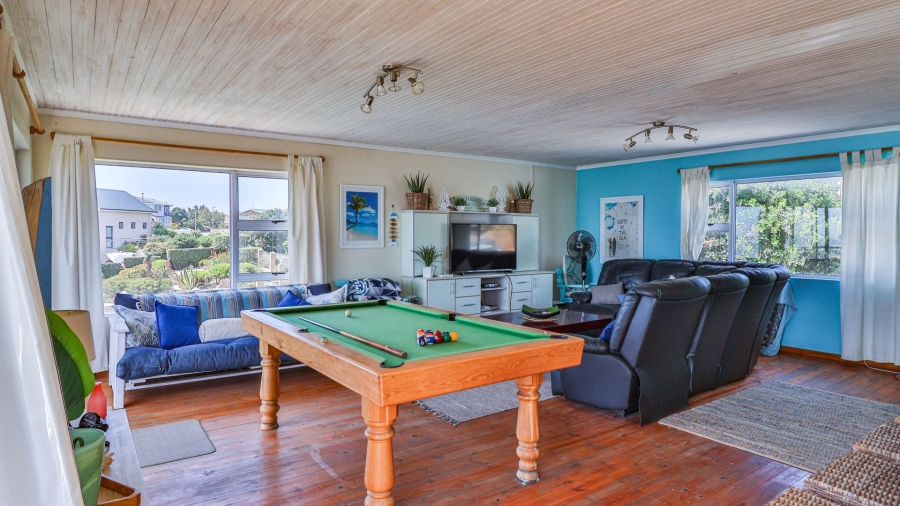 4 Bedroom Property for Sale in Perlemoenbaai Western Cape